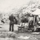 1957年在乌克兰写生，右一为罗工柳