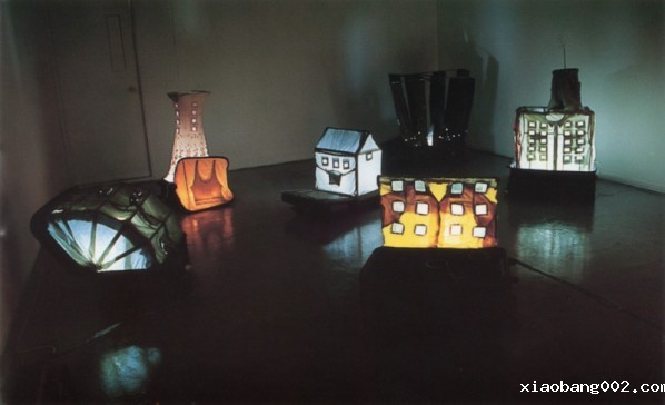 Yin Xiuzhen, "Suitcases", 2000