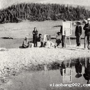 09 In 1962, together with the students of the tutorial class of oil painting Luo Gongliu sketched in Xinjiang